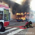 Rivalta: bus in fiamme, attimi di paura in via Balma