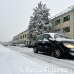 Traffico rallentato per la nevicata in corso nel Pinerolese