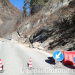 Val Germanasca: massi franati sopra Perrero sulla strada provinciale per Prali