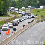 Pinerolo: asfaltano sulla circonvallazione, traffico in tilt al rotondone