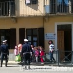 Piscina: i bimbi della materna tornano in biblioteca, ma scortati dai Vigili